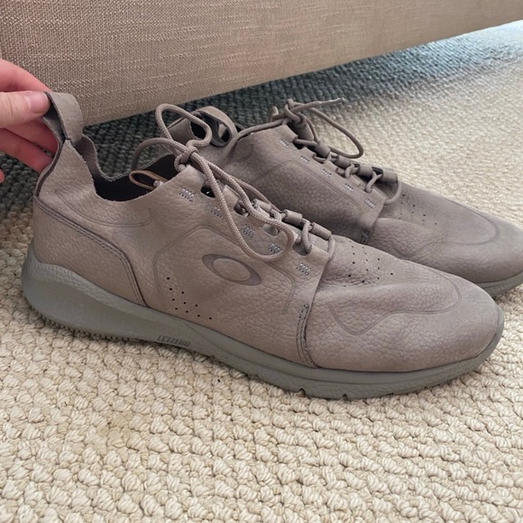 Oakley Carbon Mens Sneaker Low Casual Shoes Training Shoes Brown Beige - Picture 1 of 9
